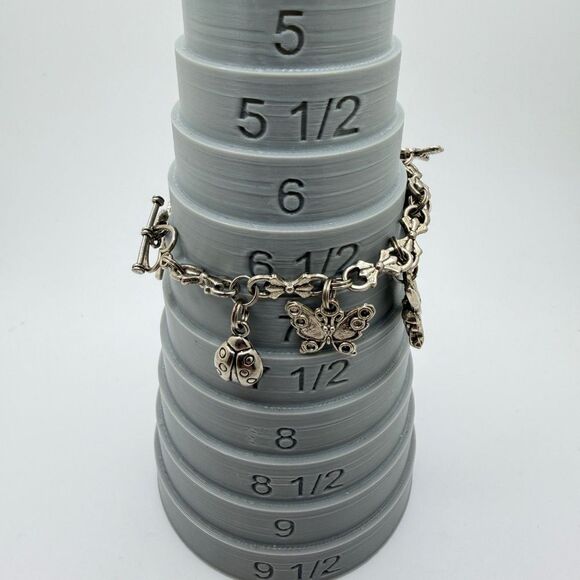 7" Silver tone charm bracelet with heart shaped toggle clasp! - Picture 13 of 14